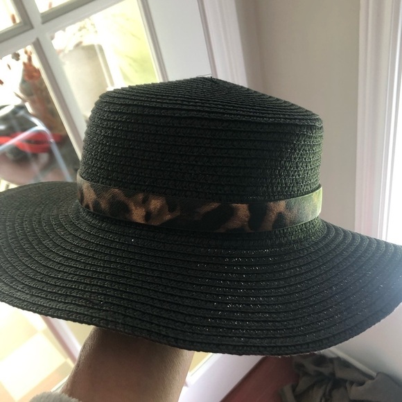 Leopard Black paper straw hat with buckle trim slight flare - Picture 8 of 8